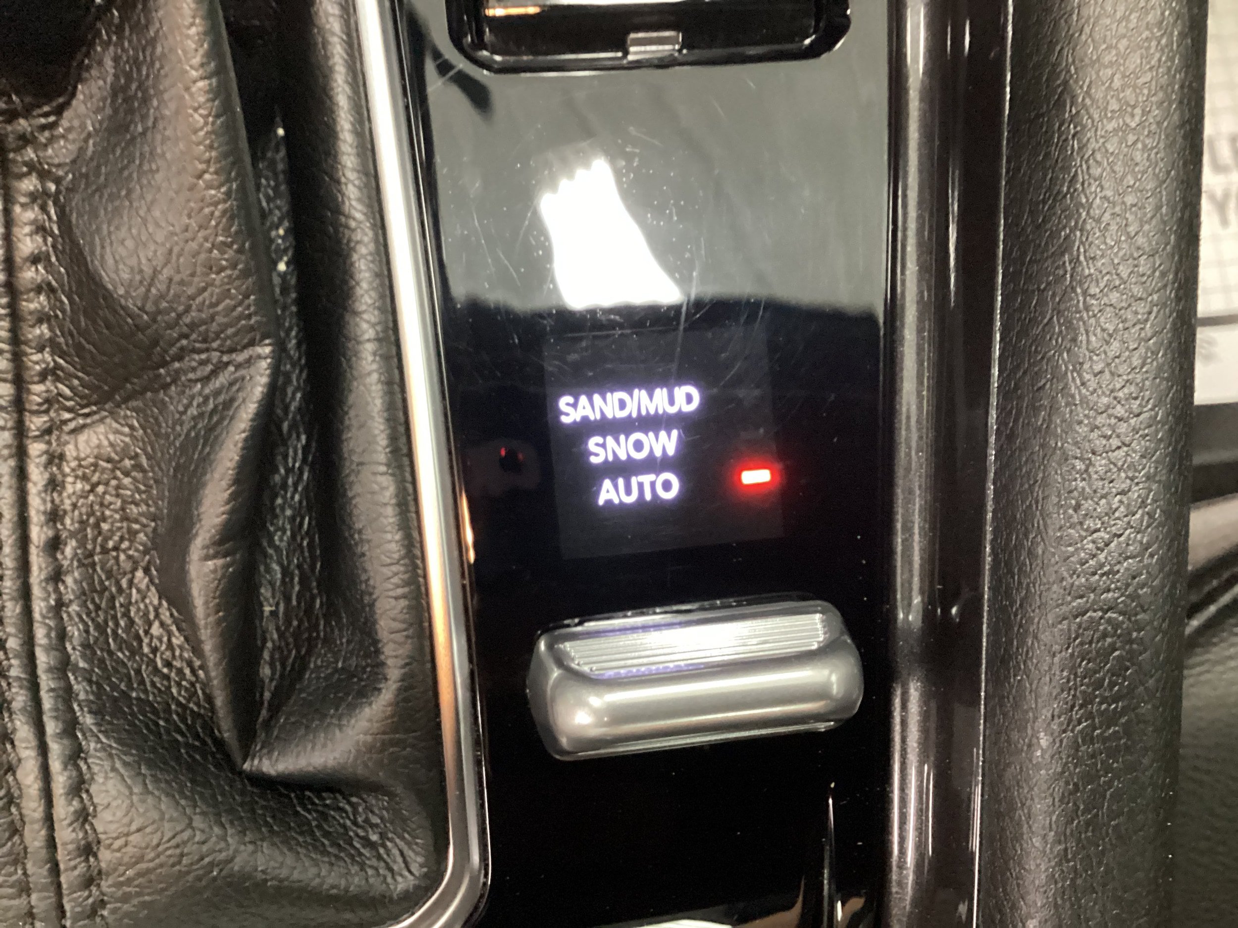 Used 2024 Jeep Compass Latitude w/ Sun and Sound Group AWD/4WD image 31