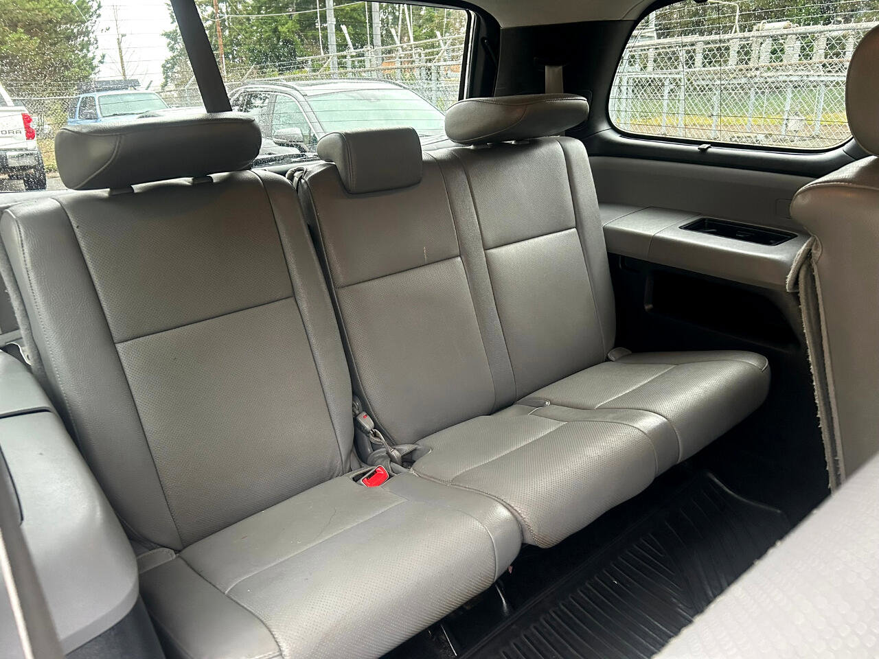 Used 2014 Toyota Sequoia Platinum image 18