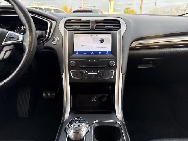 Used 2019 Ford Fusion SEL FWD image 23