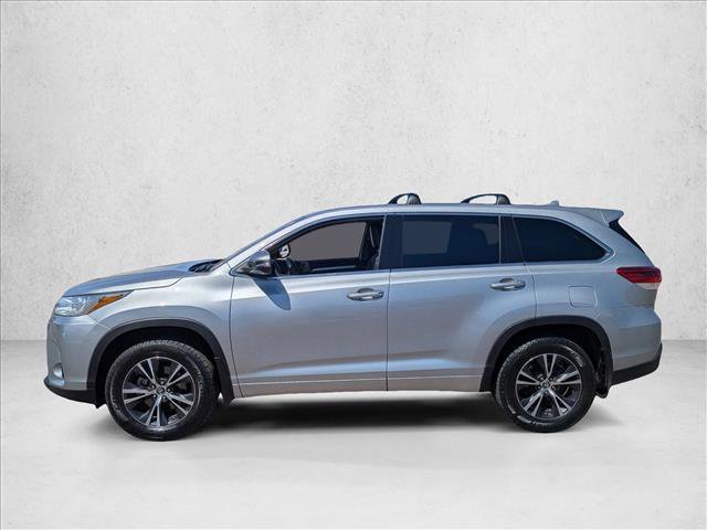 Used 2018 Toyota Highlander Plus AWD/4WD image 10