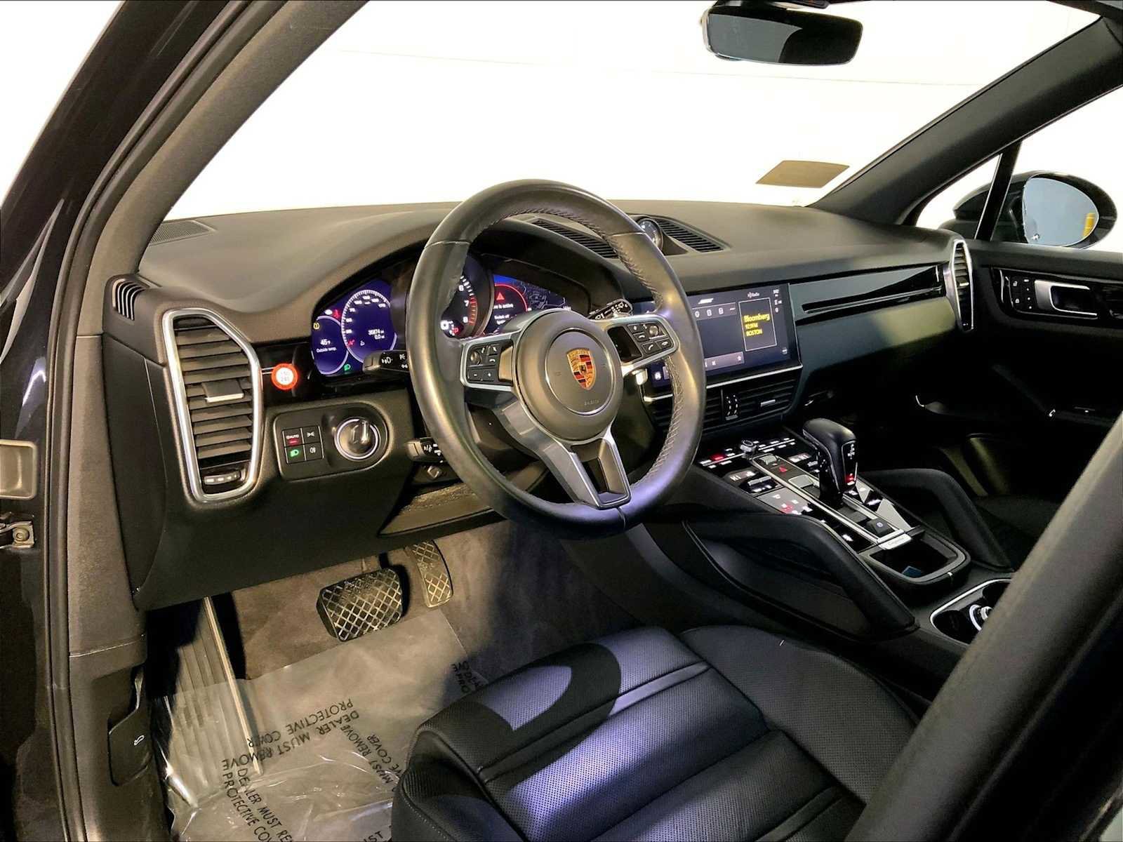 Certified 2022 Porsche Cayenne w/ Premium Package image 4