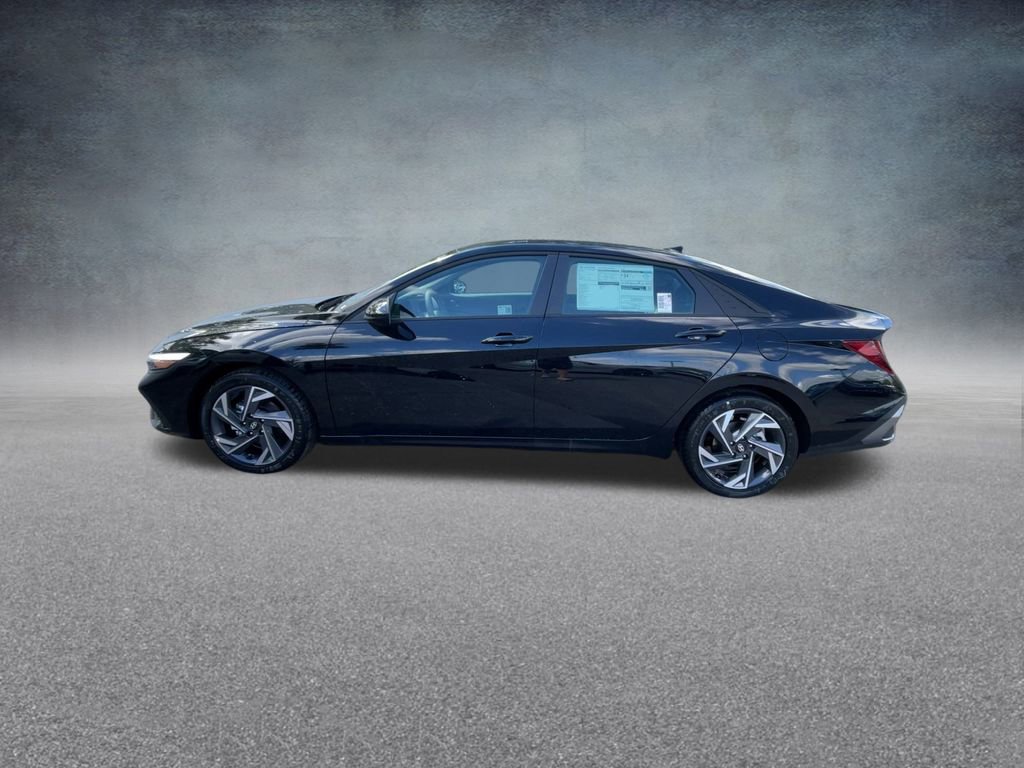 Used 2025 Hyundai Elantra Sport image 13