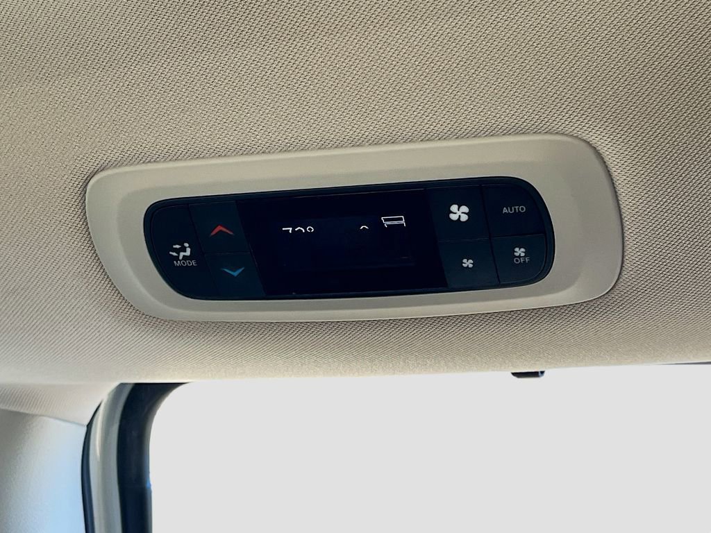 Used 2017 Chrysler Pacifica Touring-L image 23