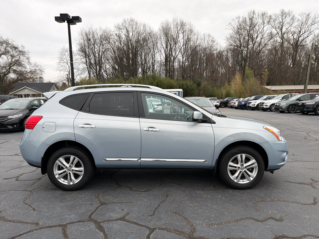Used 2013 Nissan Rogue SV image 6