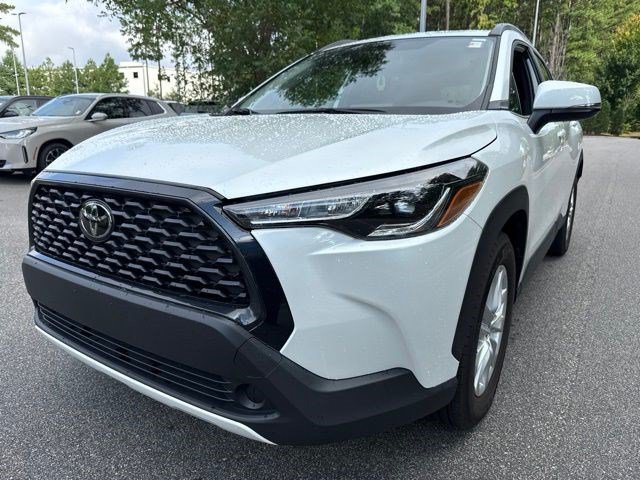 Used 2022 Toyota Corolla Cross LE FWD video 1