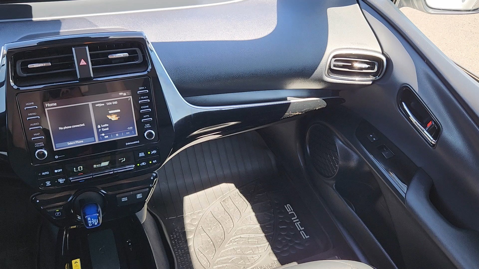 Used 2021 Toyota Prius XLE AWD/4WD image 6