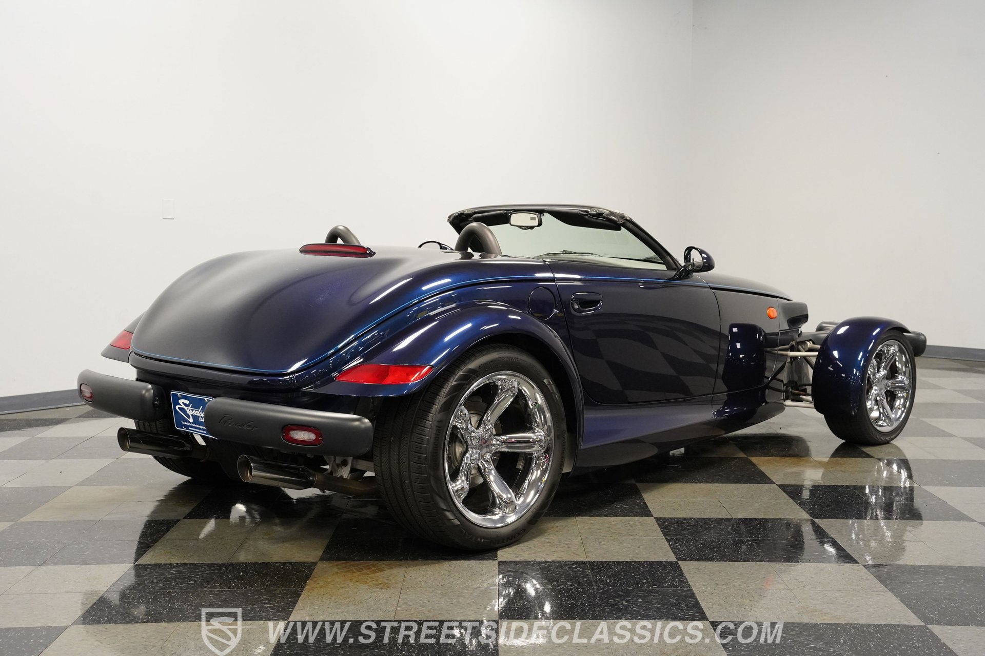 Used 2001 Chrysler Prowler RWD image 13