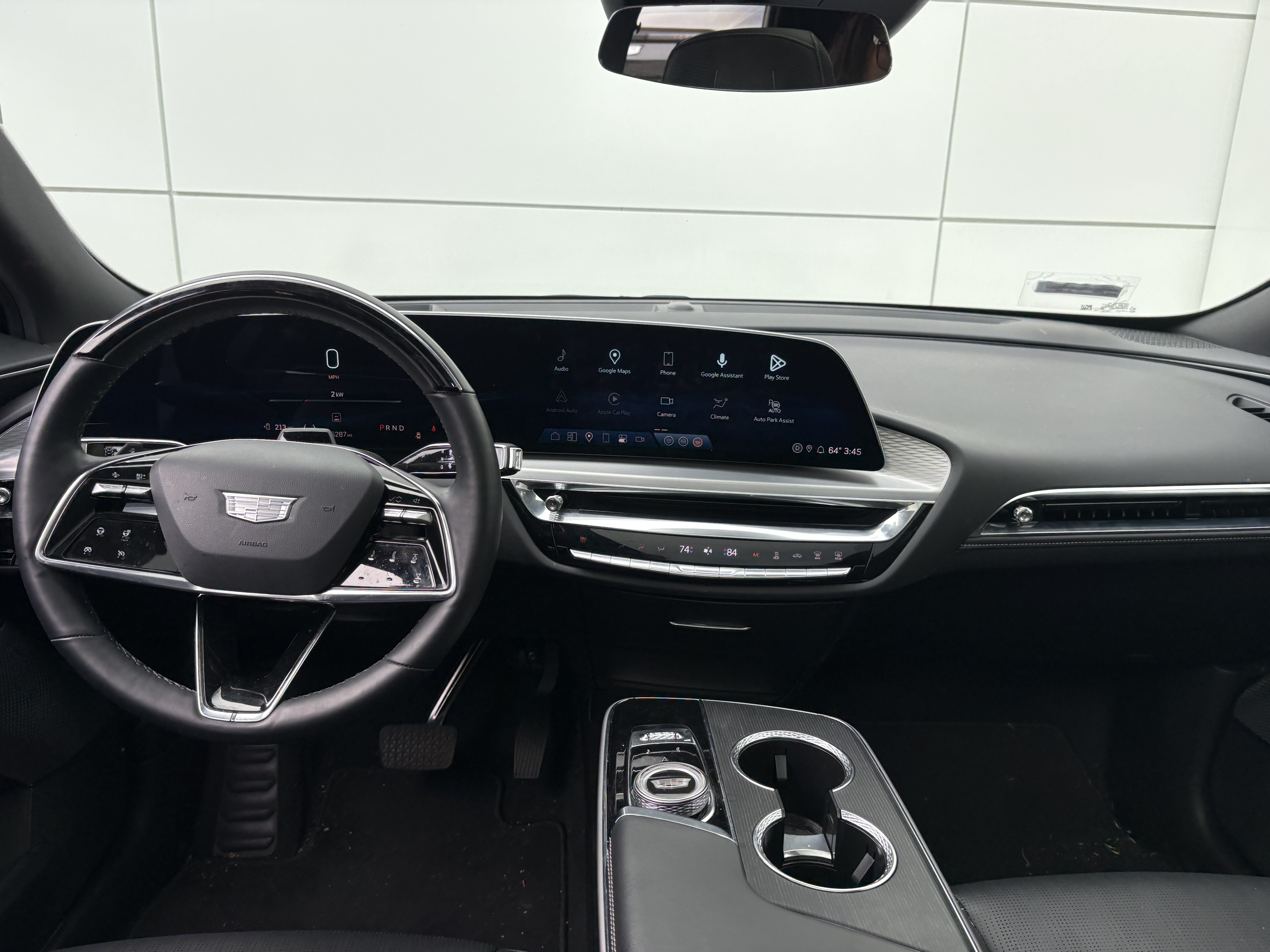 Used 2024 Cadillac Lyriq Luxury AWD/4WD image 16