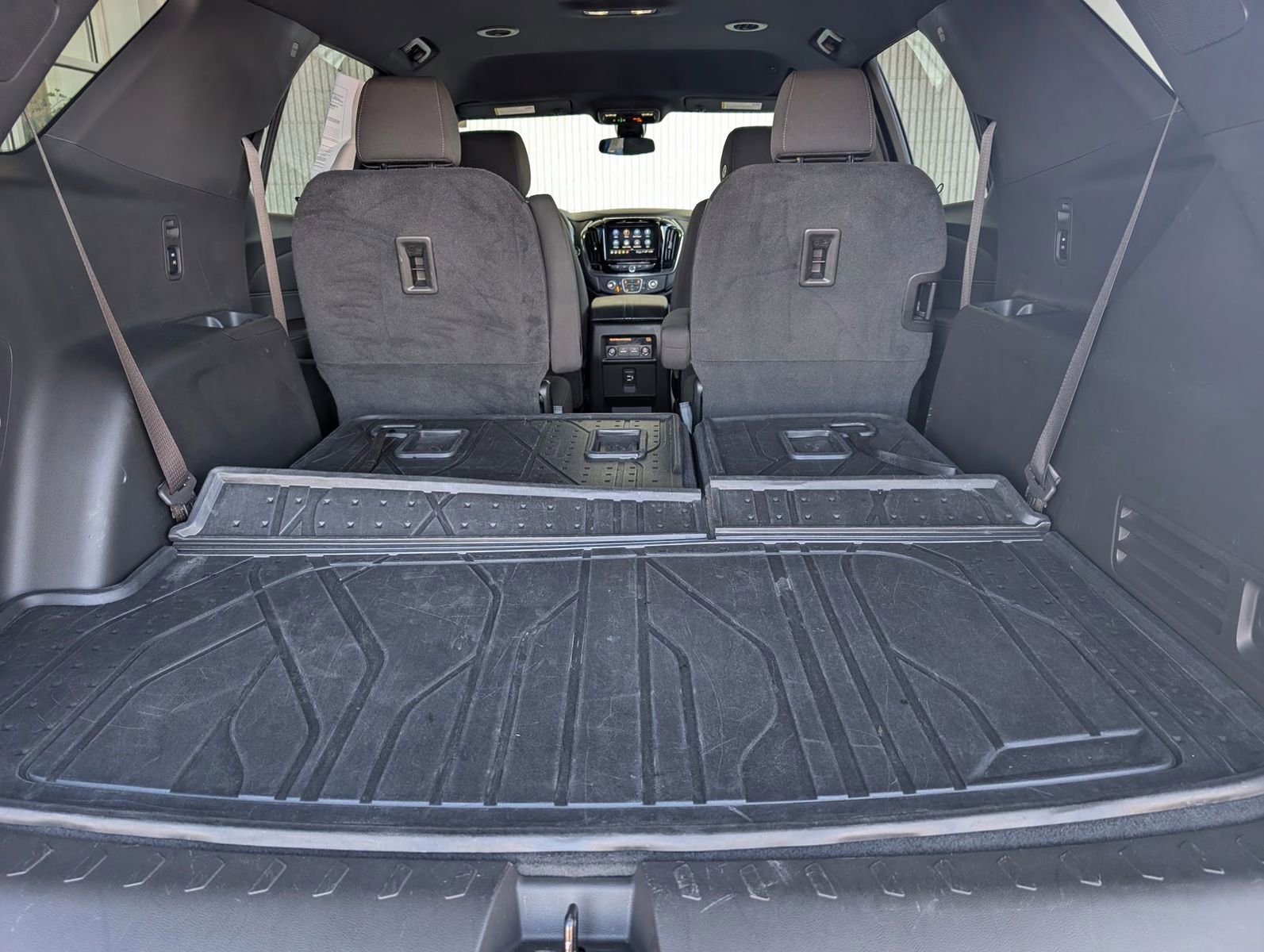 Used 2023 Chevrolet Traverse LT w/ LPO, Floor Liner Package image 32