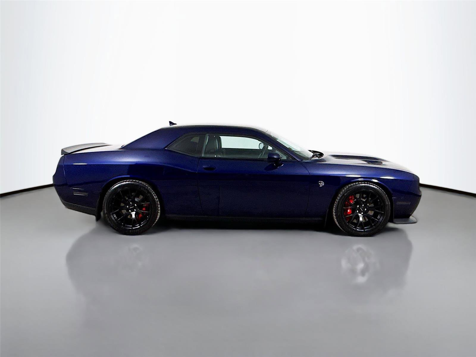 Used 2015 Dodge Challenger SRT Hellcat RWD image 10