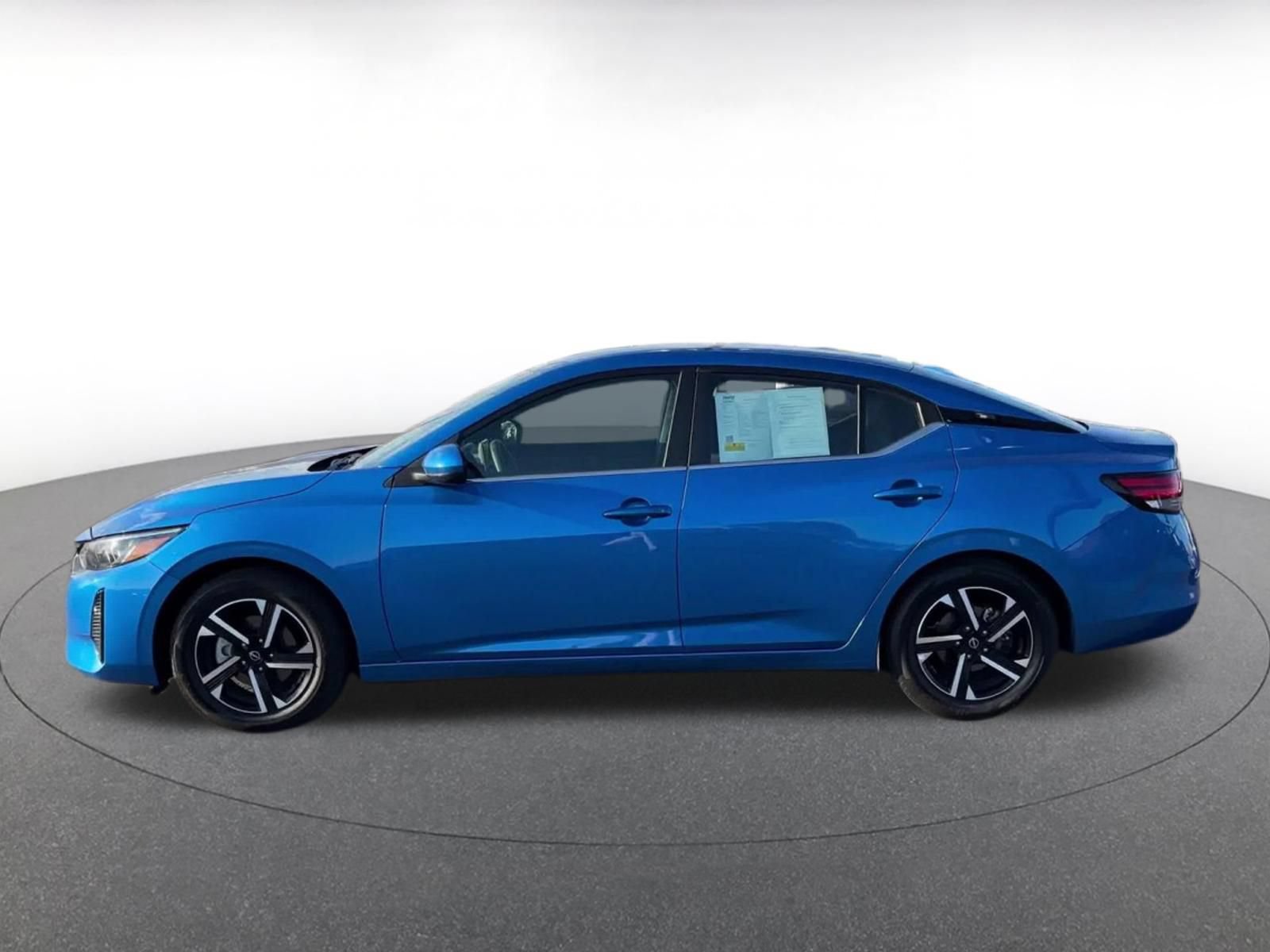Used 2025 Nissan Sentra SV FWD image 8