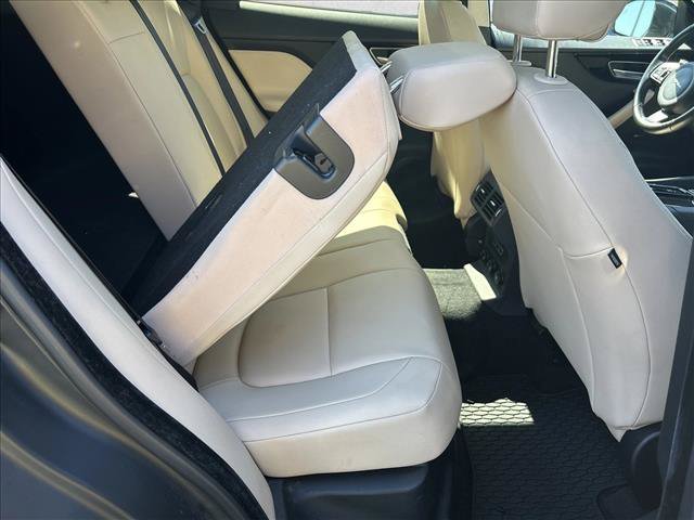 Used 2018 Jaguar F-PACE Premium AWD/4WD image 28