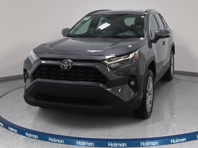 Used 2023 Toyota RAV4 XLE Premium FWD image 3