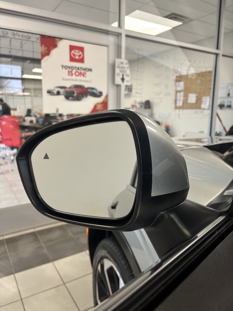 Used 2024 Mitsubishi Outlander SE image 9