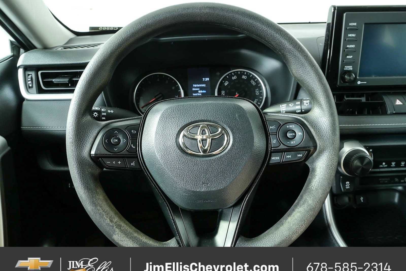 Used 2022 Toyota RAV4 LE FWD image 9