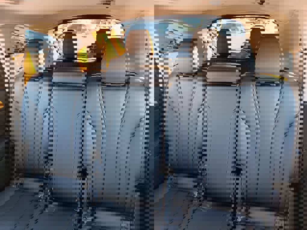 Used 2023 Acura MDX SH-AWD image 12