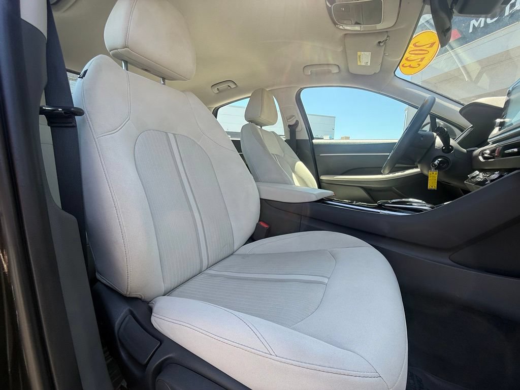 Used 2023 Hyundai Sonata SE w/ Cargo Package FWD image 15