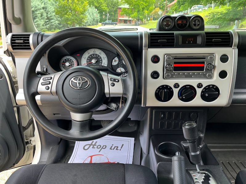Used 2014 Toyota FJ Cruiser 4WD w/ Convenience Package image 20