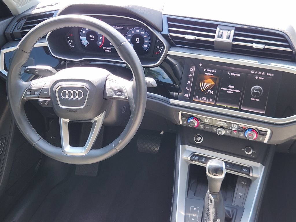 Certified 2024 Audi Q3 2.0T Premium w/ Convenience Package AWD/4WD image 30