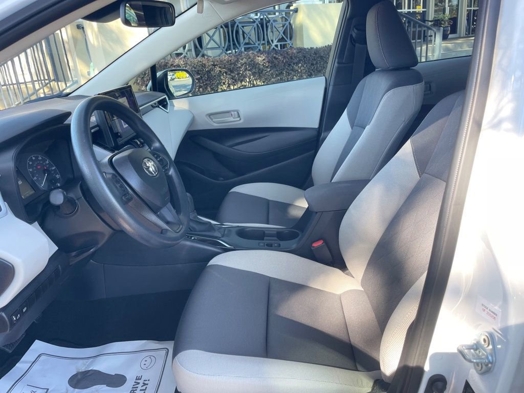 Used 2025 Toyota Corolla LE image 10