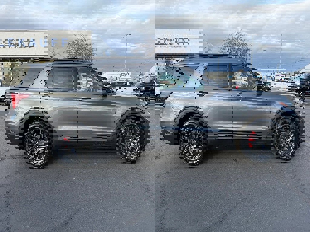 New 2026 Ford Explorer ST w/ Sun And Sound Package image 2