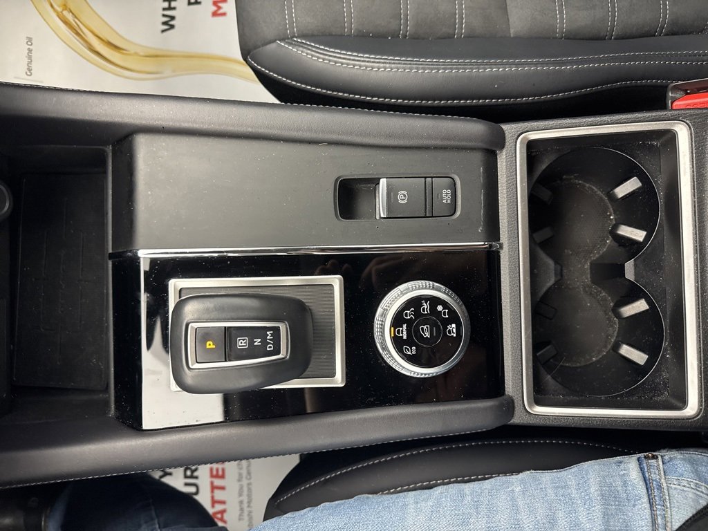 Used 2024 Mitsubishi Outlander SE image 25