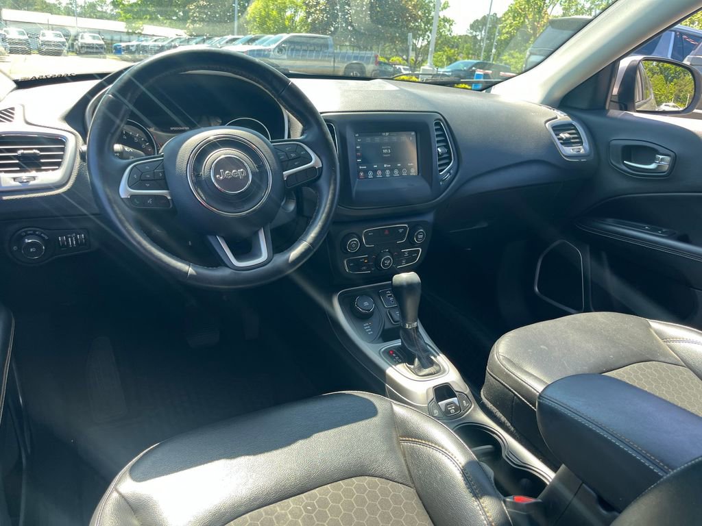 Used 2018 Jeep Compass Latitude w/ Popular Equipment Group AWD/4WD image 28