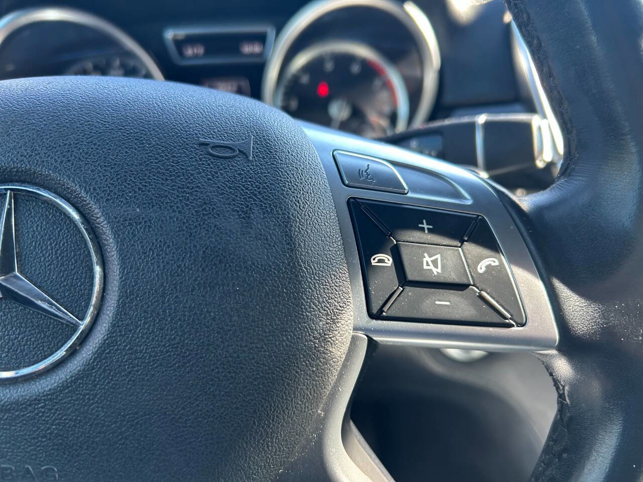 Used 2013 Mercedes-Benz GL 550 4MATIC image 22