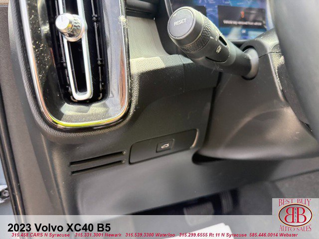Used 2023 Volvo XC40 B5 Core AWD/4WD image 17