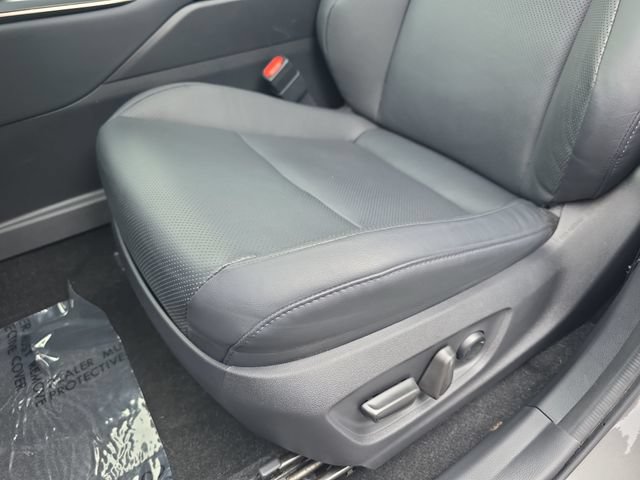 Used 2023 Toyota Crown Platinum AWD/4WD image 29
