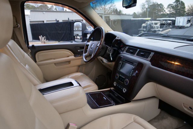 Used 2011 GMC Sierra 3500 Denali image 39