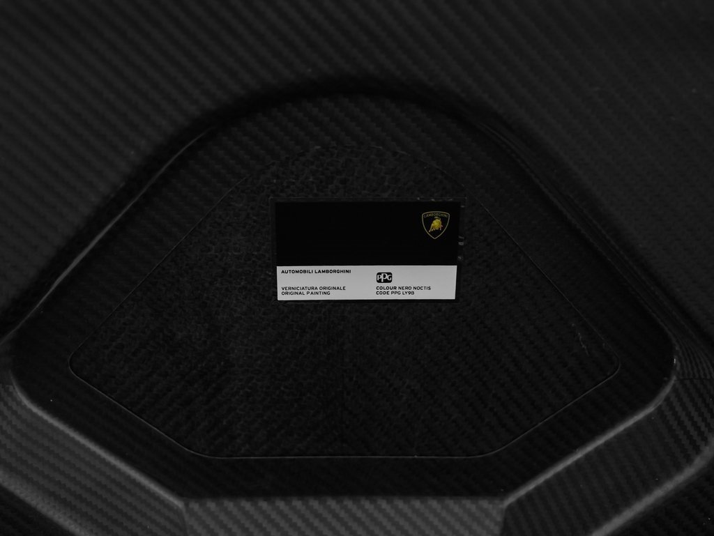 Used 2024 Lamborghini Revuelto image 16