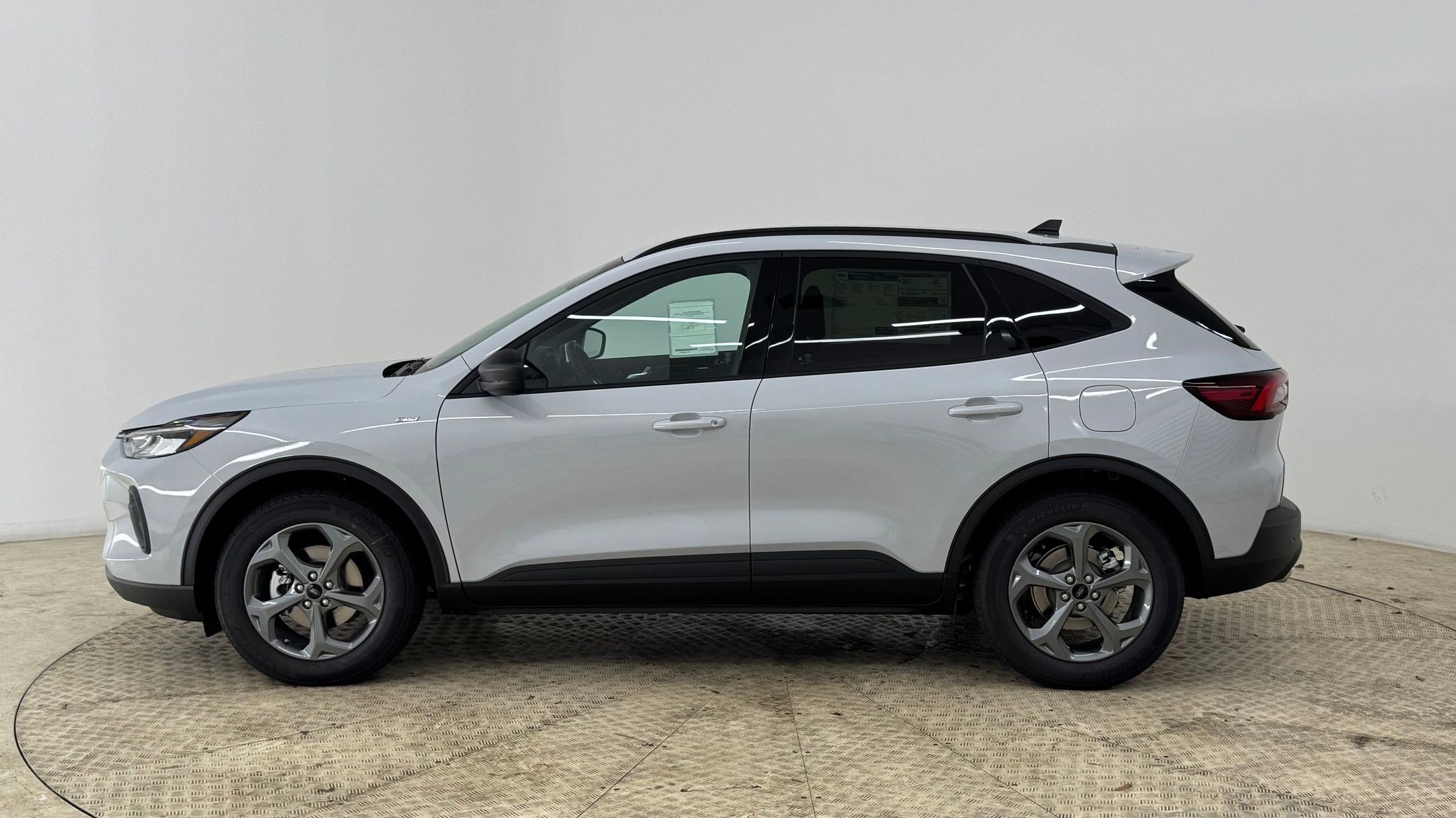 New 2026 Ford Escape ST-Line w/ Tech Pack #1 FWD image 2