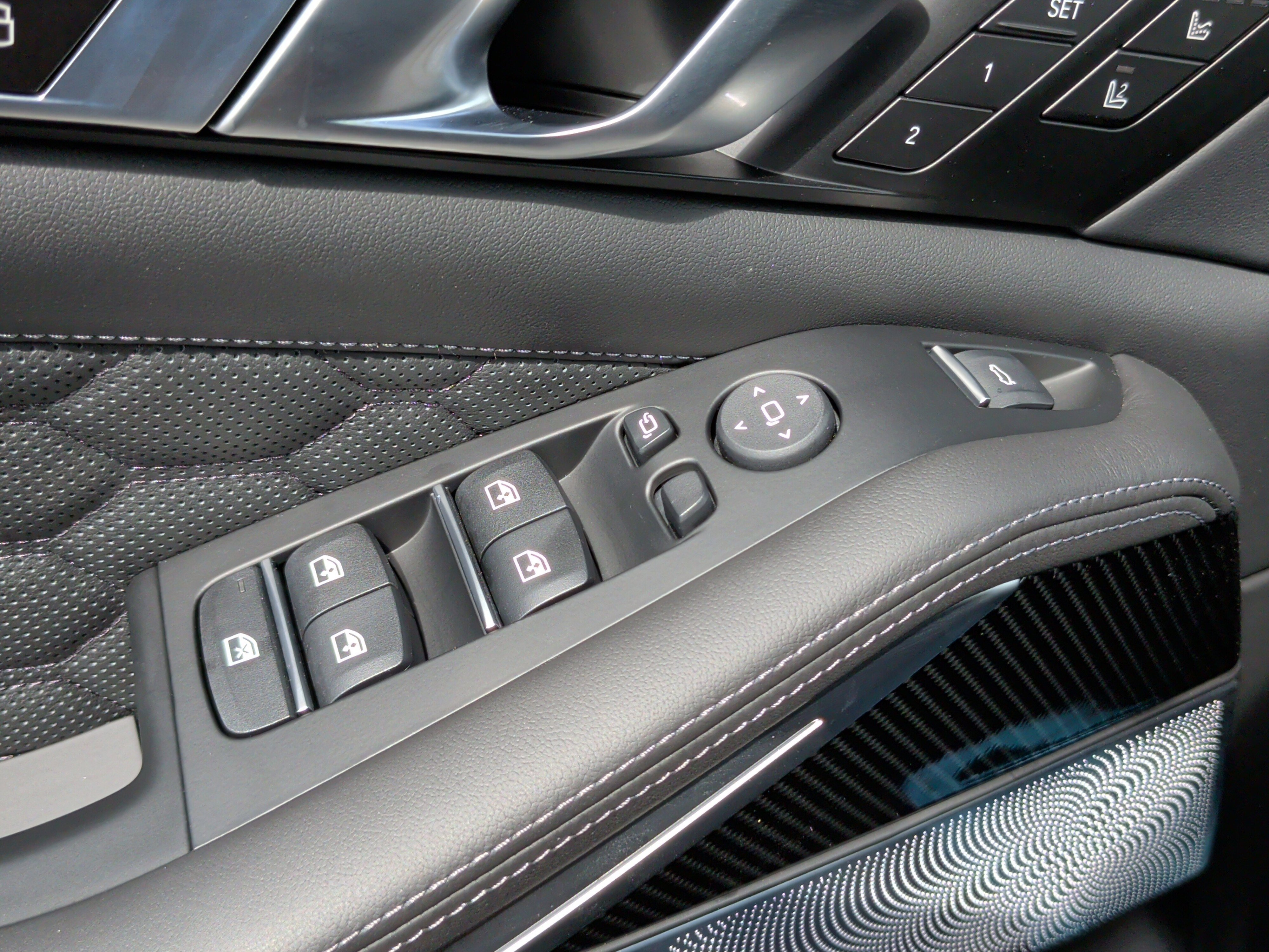 Used 2026 BMW X5 M Competition w/ Executive Package image 32