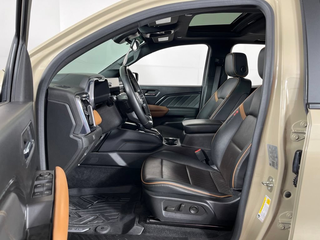 Certified 2023 GMC Canyon AT4 w/ AT4 Premium Package AWD/4WD image 25