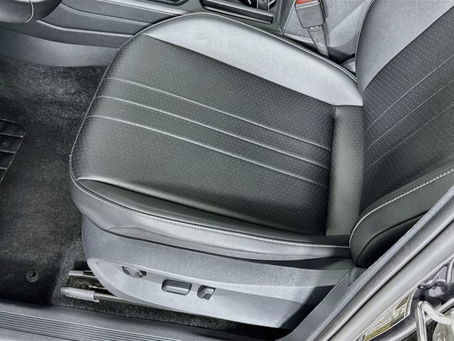 Used 2024 Volkswagen Tiguan SE AWD/4WD image 19