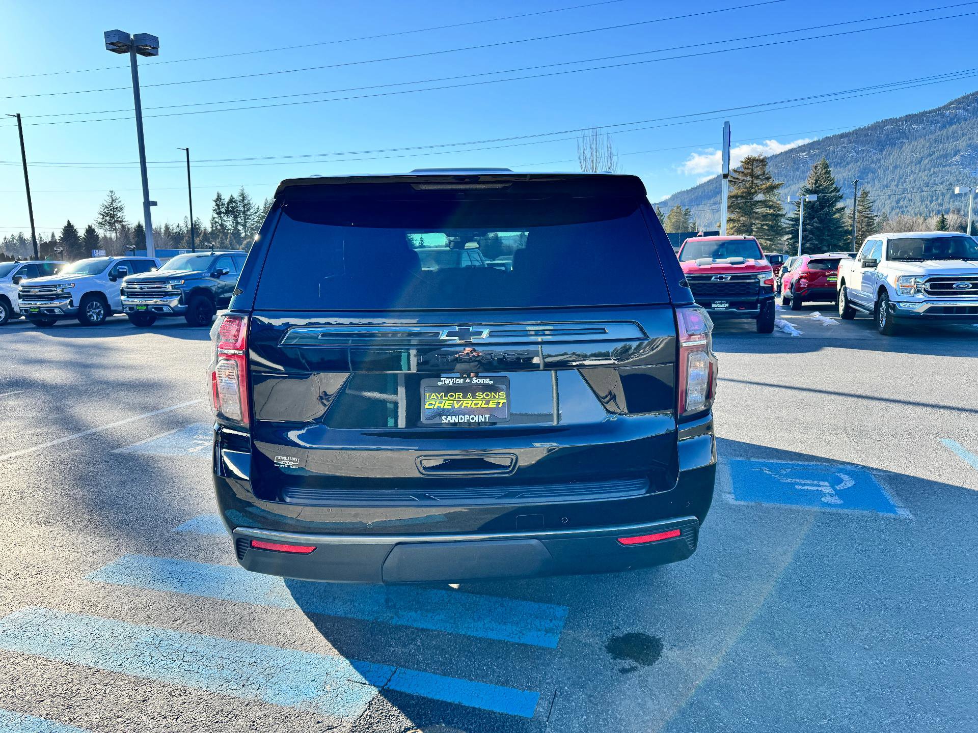 Used 2022 Chevrolet Tahoe Z71 w/ Luxury Package image 6