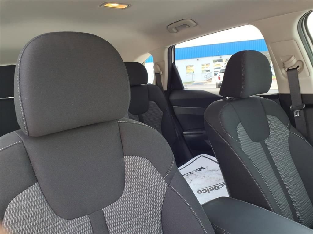 Used 2023 Kia Sorento LX FWD image 27