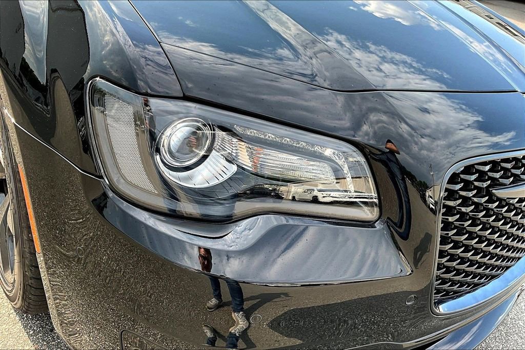 Used 2023 Chrysler 300 S w/ Comfort Group RWD image 33