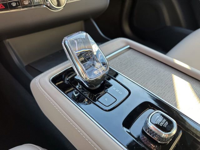 New 2026 Volvo XC90 B6 Core w/ Protection Package Premier image 14