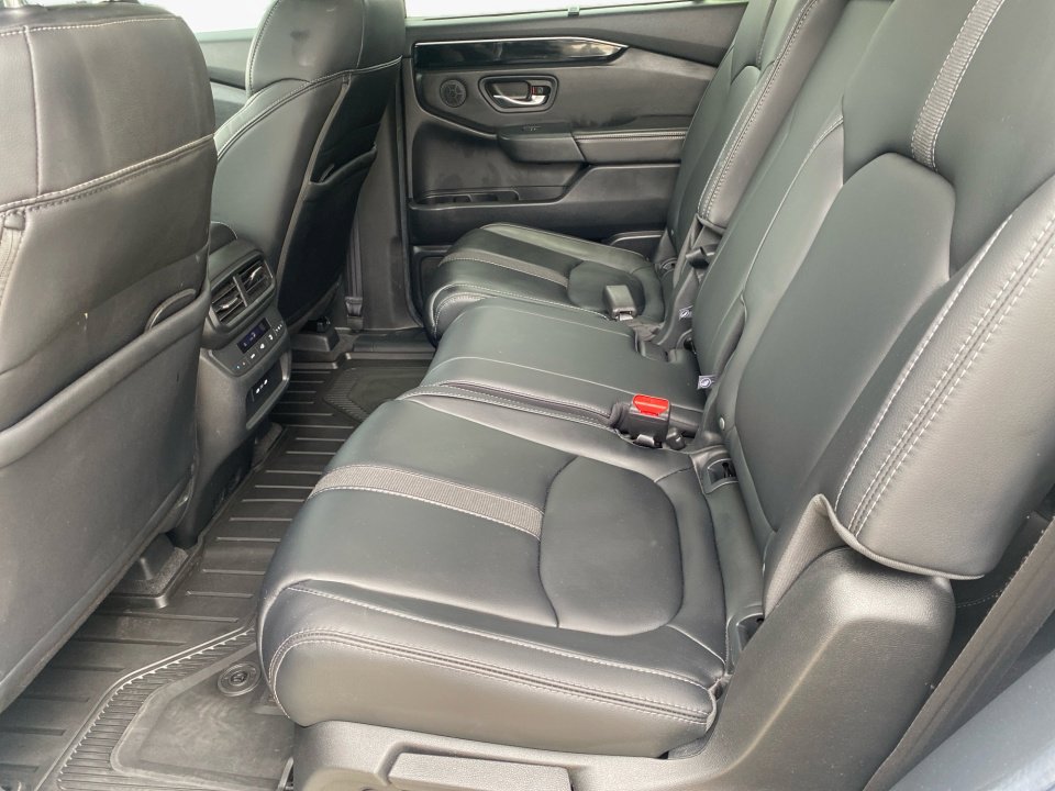 Certified 2025 Honda Pilot Touring image 16
