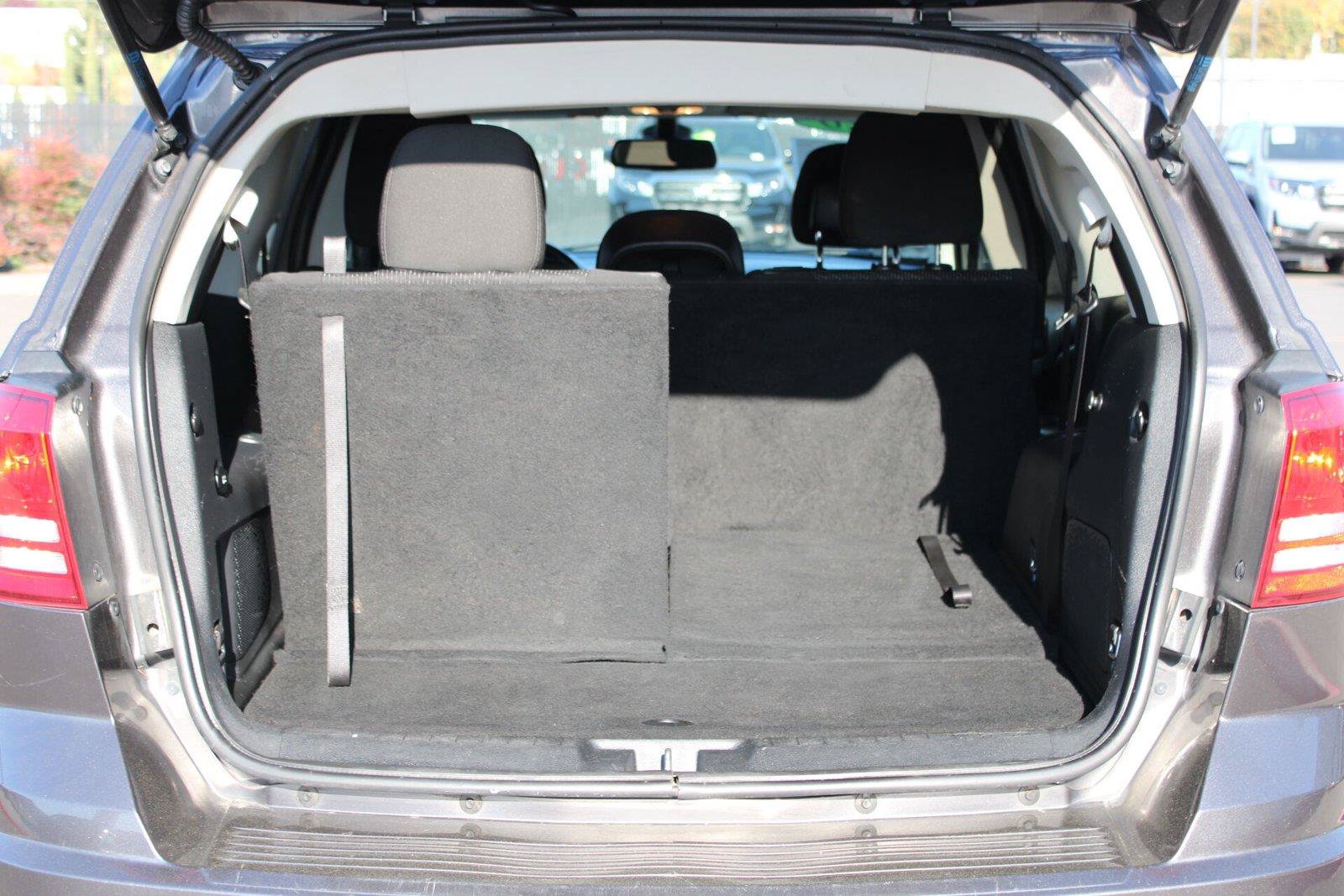 Used 2020 Dodge Journey SE w/ SE Popular Equipment Group FWD image 16