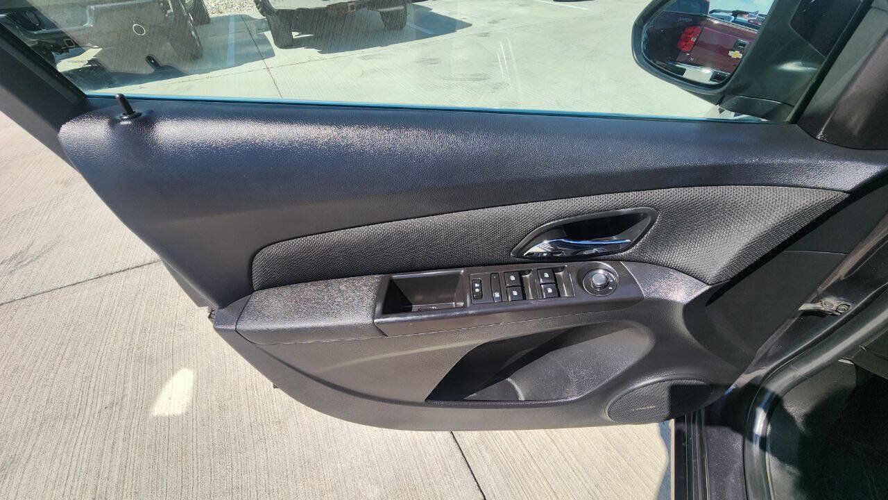 Used 2016 Chevrolet Cruze LTZ FWD image 11