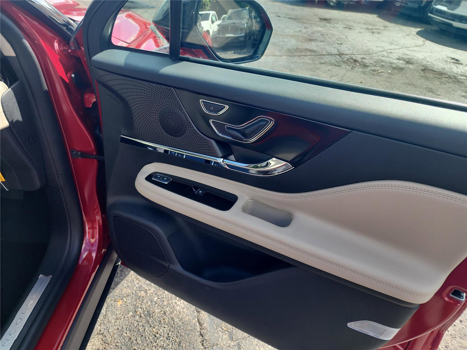 New 2026 Lincoln Corsair Premiere image 23