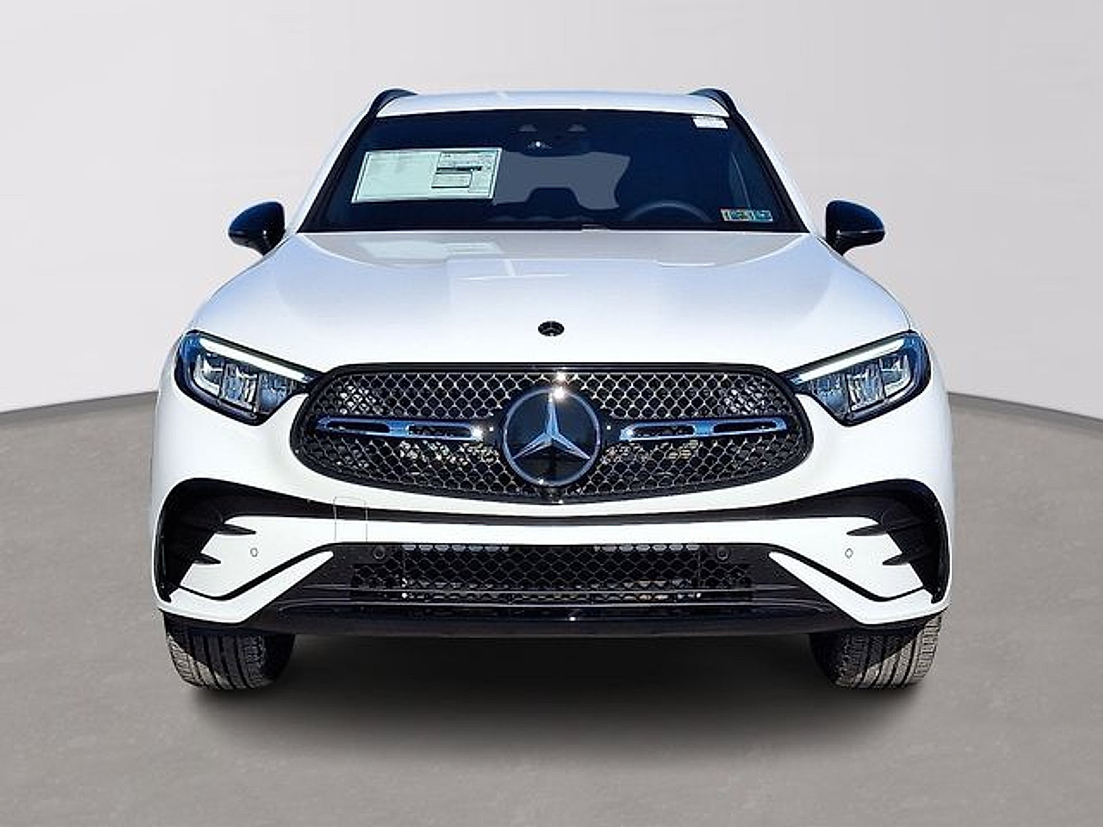 Used 2026 Mercedes-Benz GLC 300 4MATIC image 2