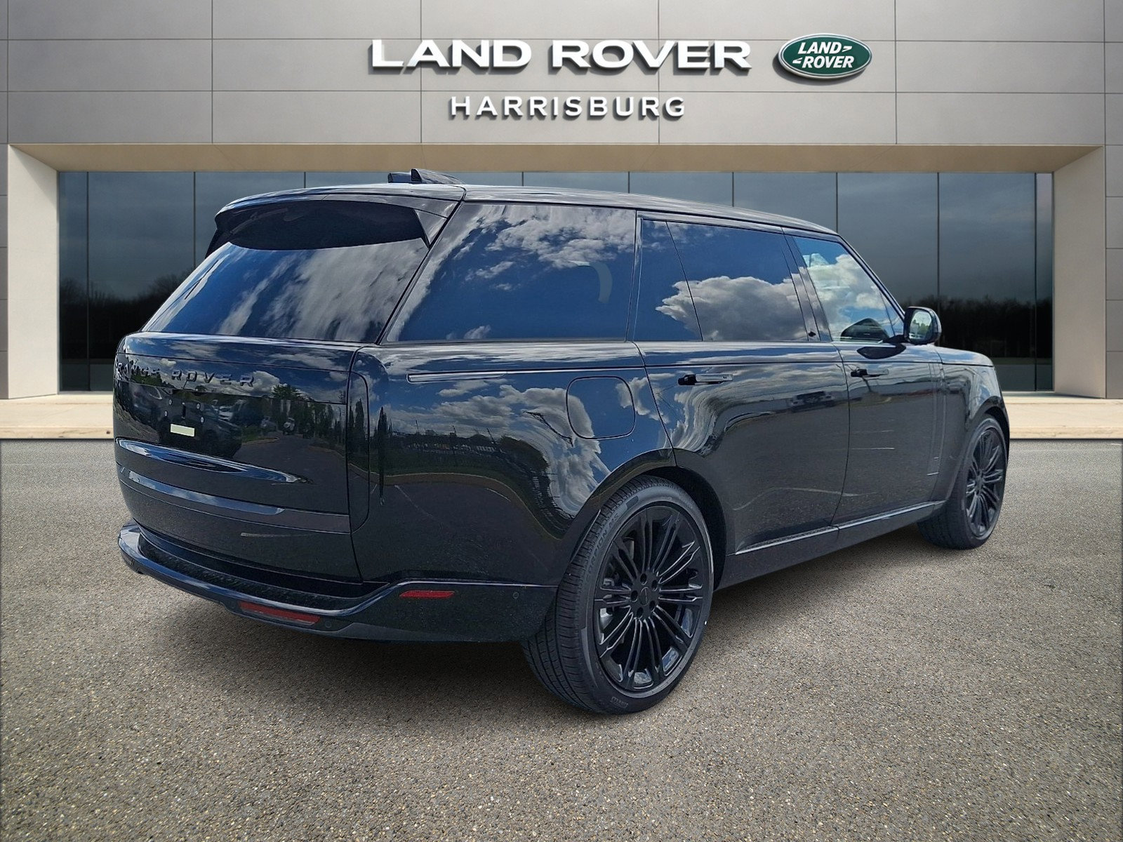 New 2026 Land Rover Range Rover Long Wheelbase SE AWD/4WD image 4