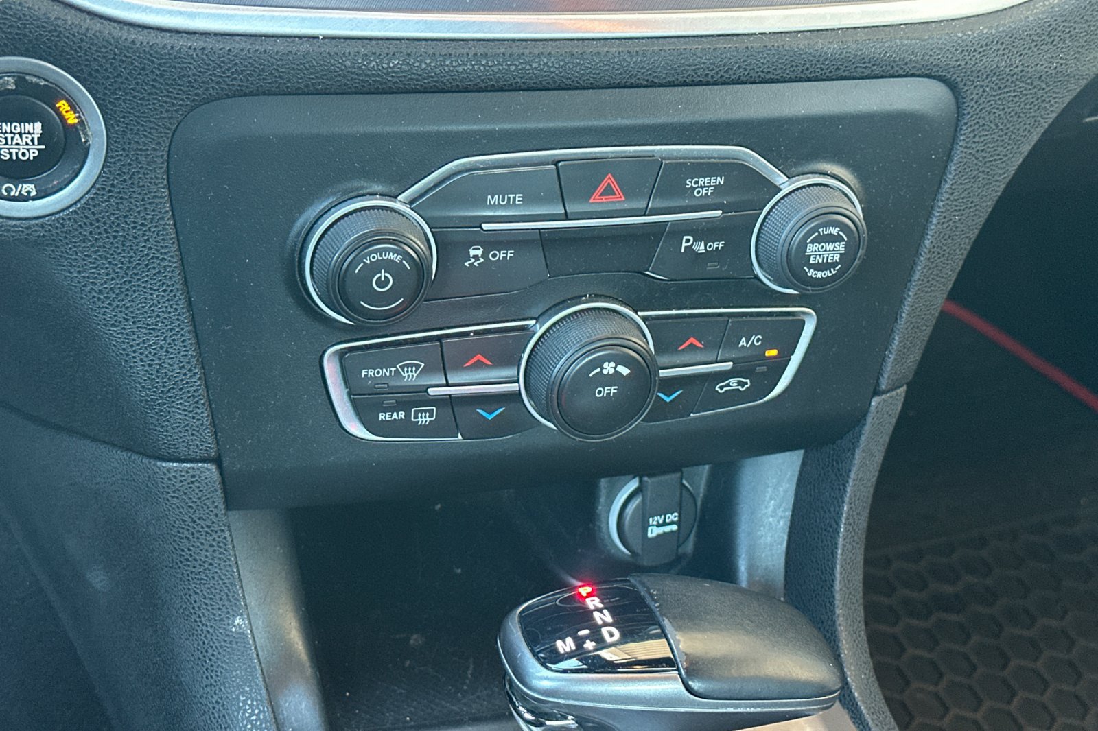 Used 2019 Dodge Charger SXT RWD image 24