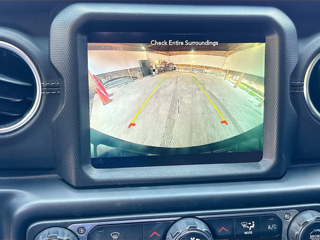 Used 2021 Jeep Wrangler Unlimited Sahara w/ Safety Group image 15