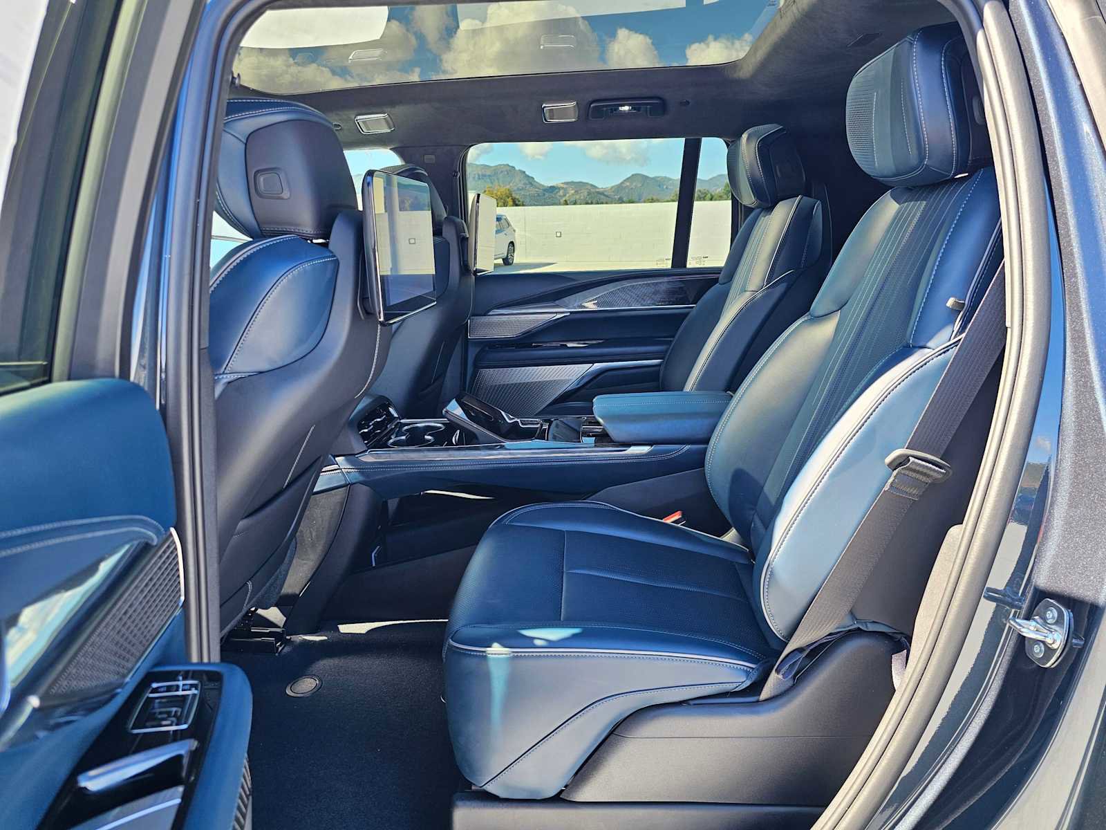 New 2026 Cadillac Escalade IQL Luxury AWD/4WD image 21