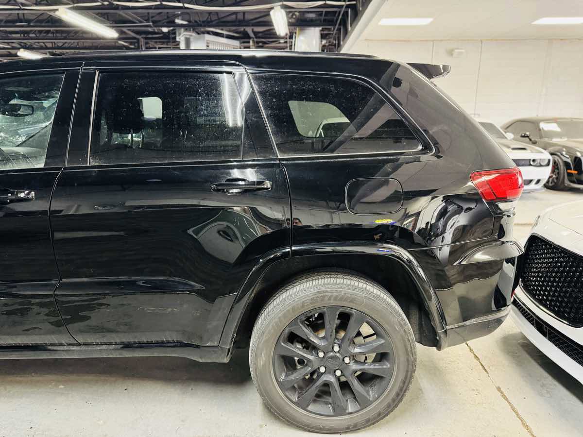 Used 2019 Jeep Grand Cherokee Altitude AWD/4WD image 7